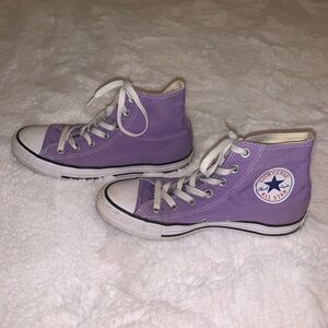 Lavender Converse SZ 8